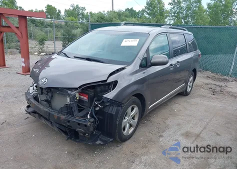 2015 Toyota Sienna Le 8 Passenger из США, поврежденный, VIN 5TDKK3DC8FS688568
